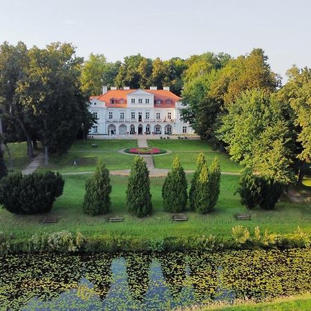 Dwor Zbozenna Hotel Przysucha Bagian luar foto