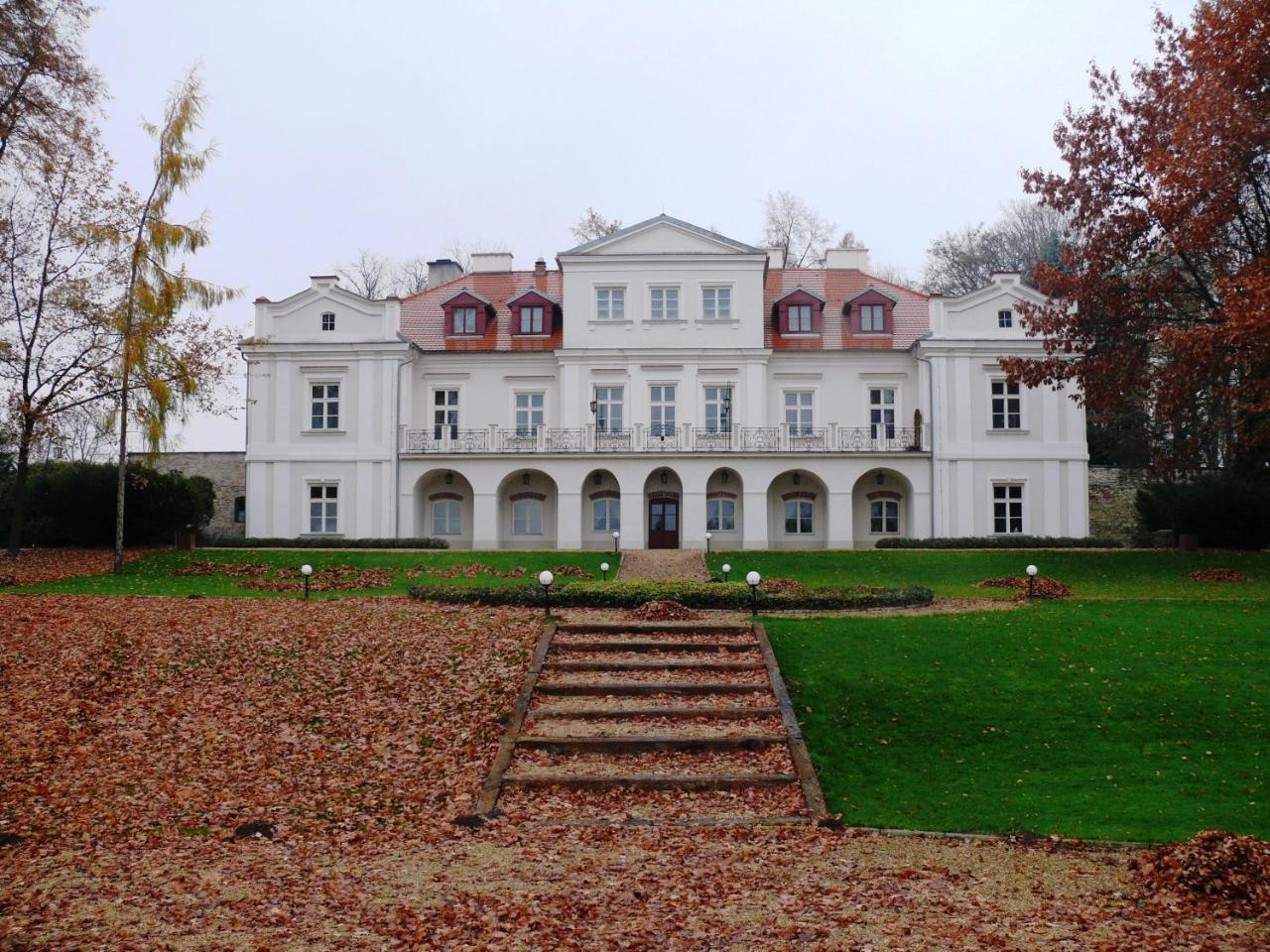 Dwor Zbozenna Hotel Przysucha Bagian luar foto