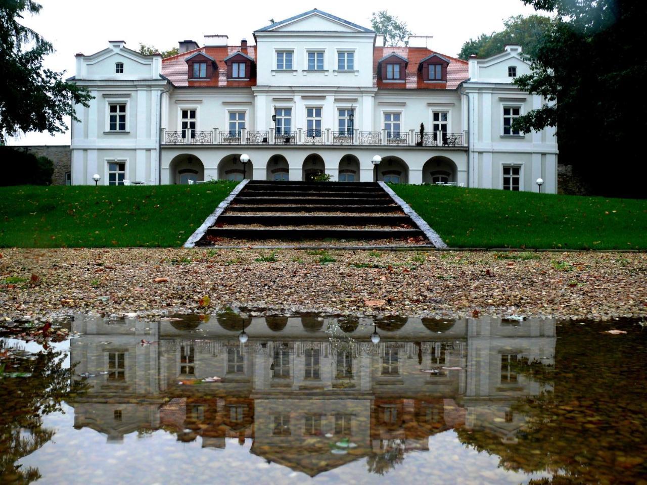 Dwor Zbozenna Hotel Przysucha Bagian luar foto