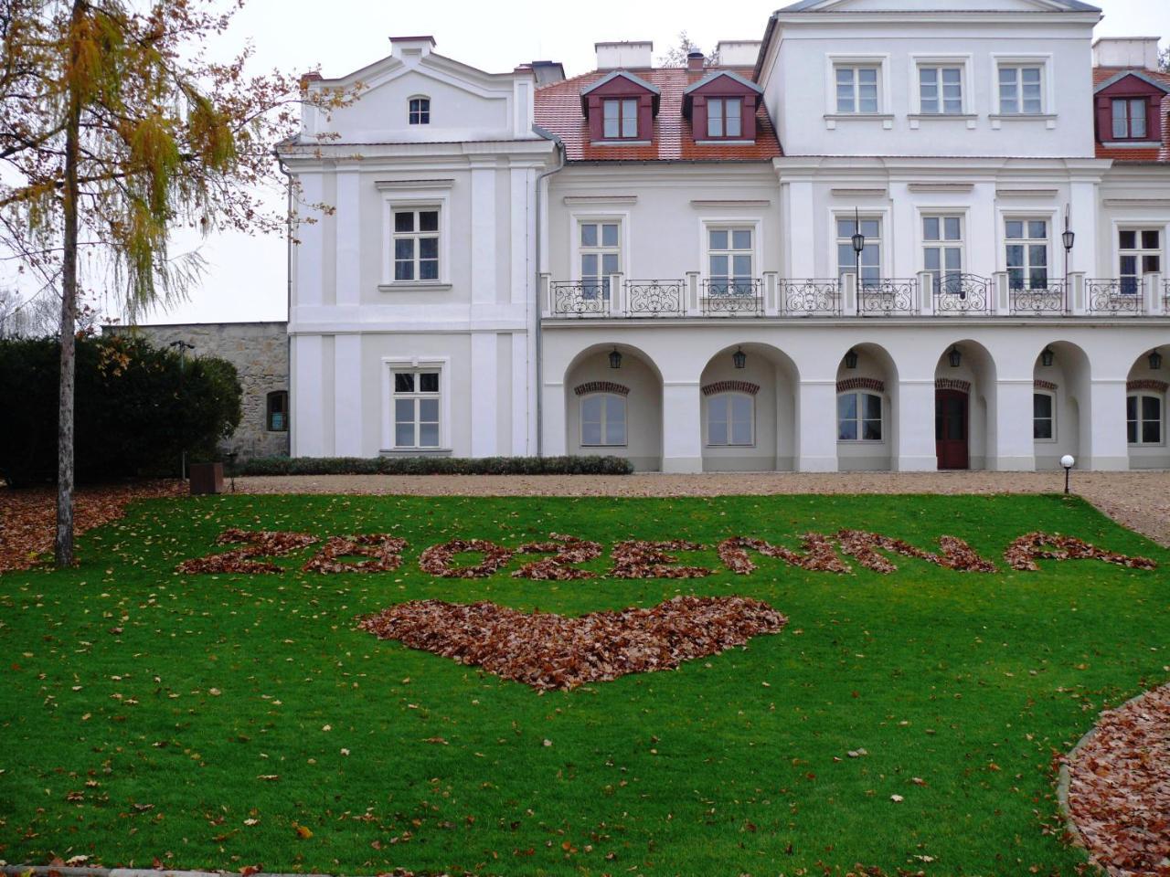 Dwor Zbozenna Hotel Przysucha Bagian luar foto