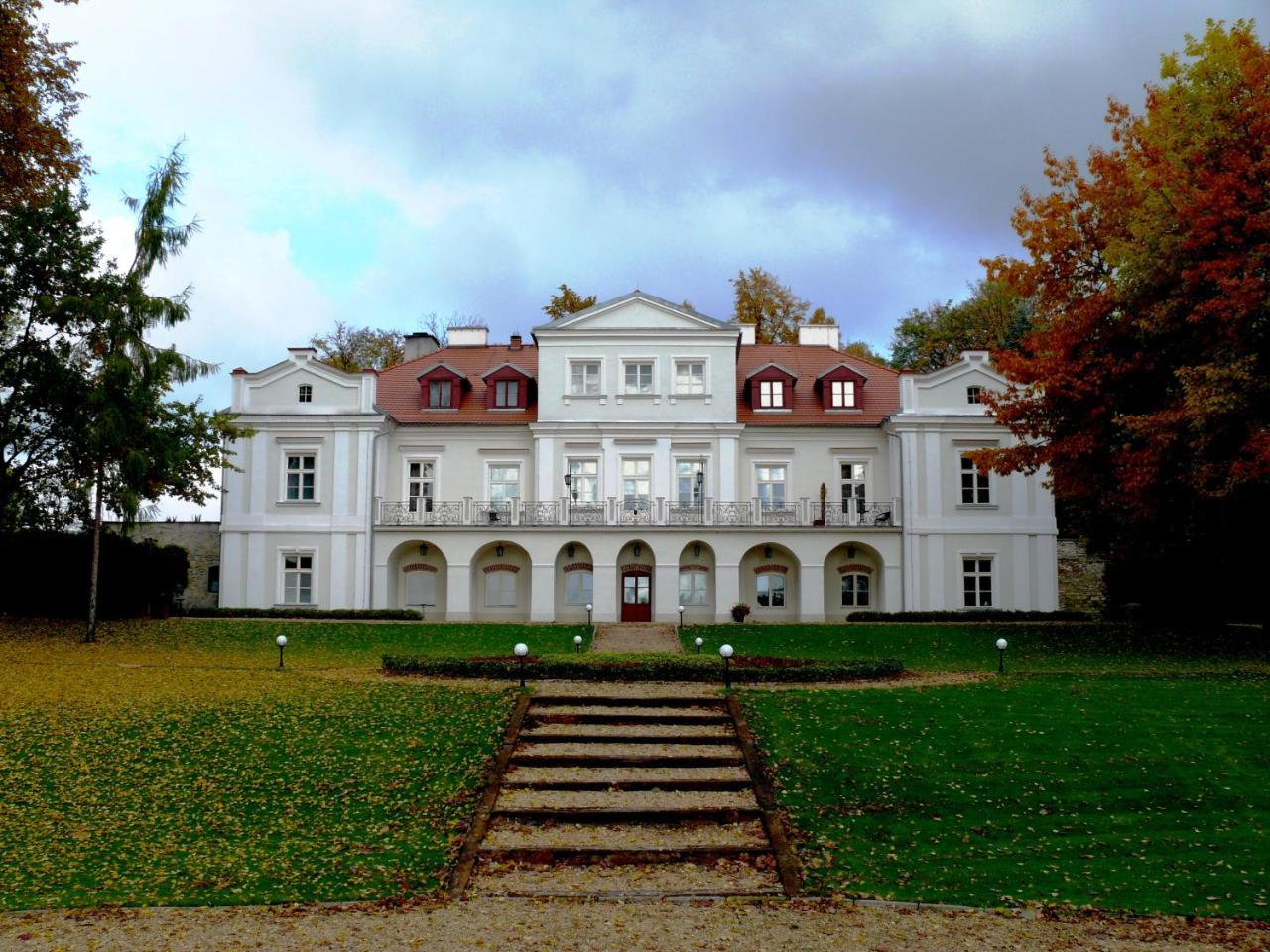 Dwor Zbozenna Hotel Przysucha Bagian luar foto